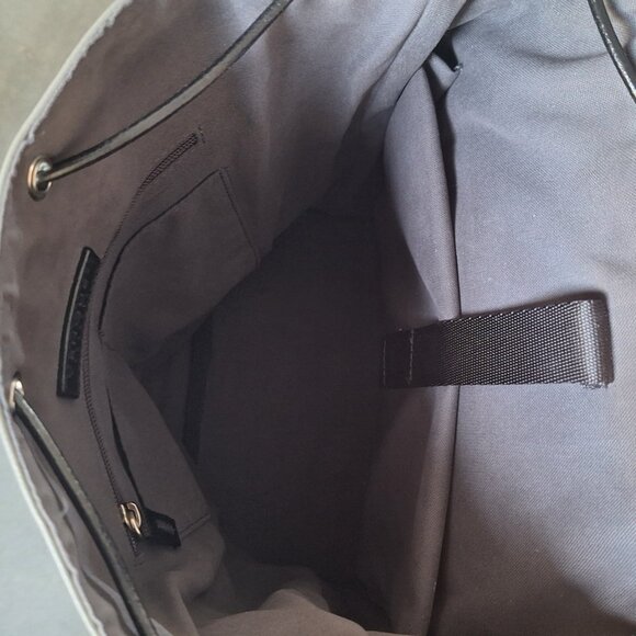 Venque Diamond Leather Backpack - Picture 5 of 6